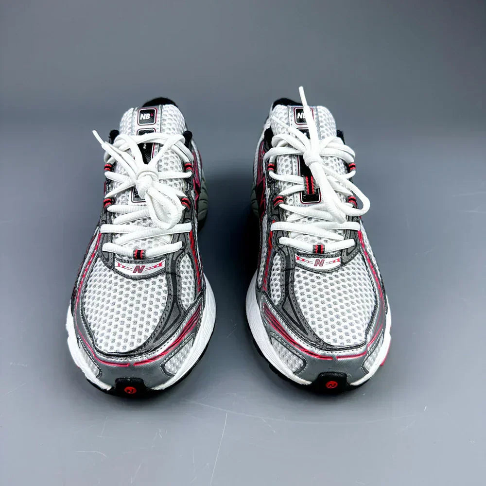New Balance 740 Red