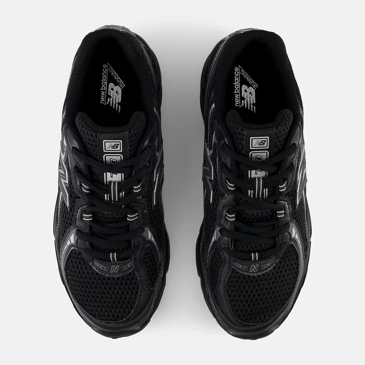 New Balance 740 Noir